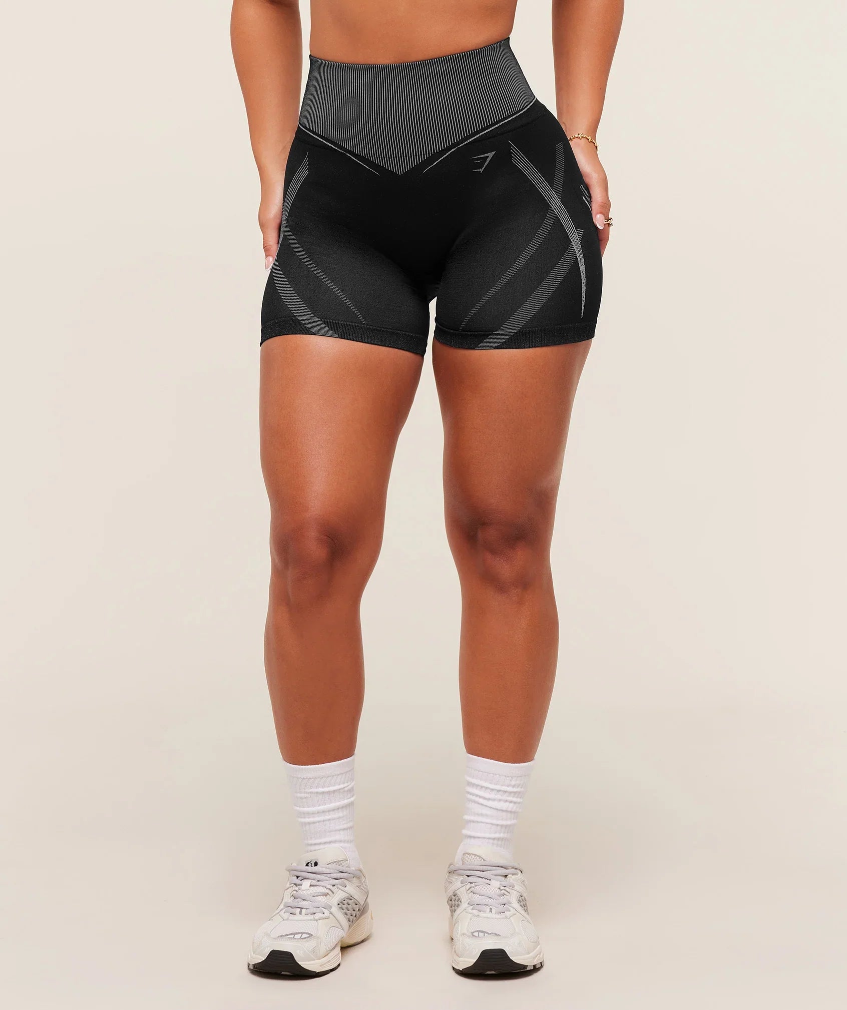 Shorts sem costura Lisana Silver Black Coleção Setembro 2025 -30%